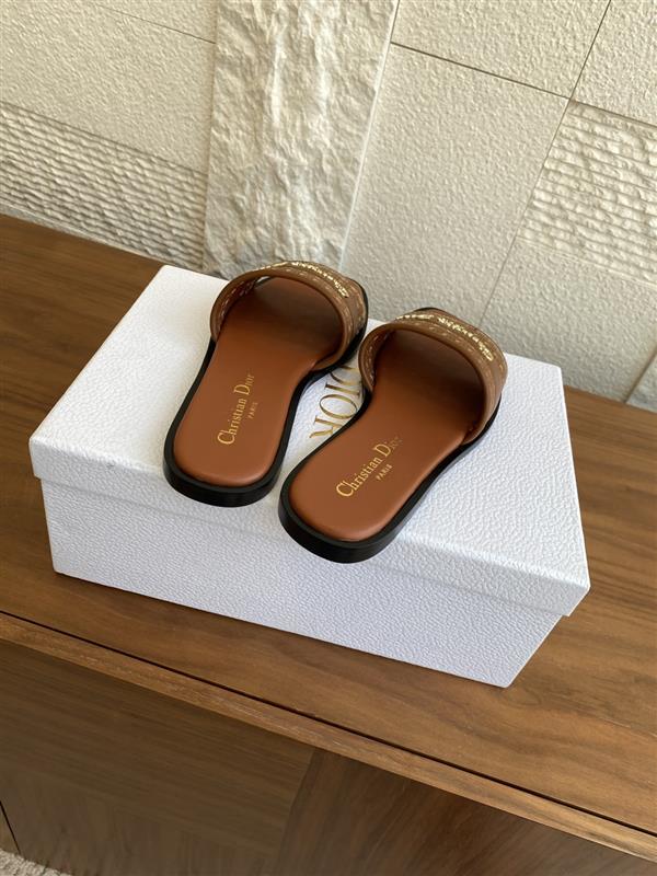 20251128184323750 310